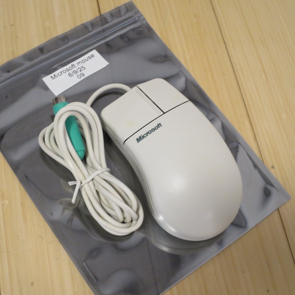 2 Button Microsoft Mouse Port Compatible PS2 Mouse‎ 2.1A PN X03-68761 - 09